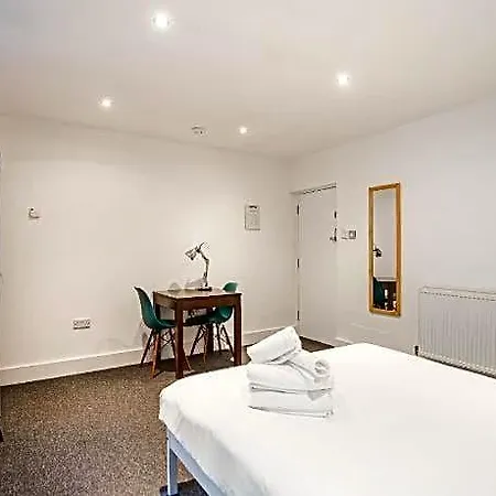 No 2 Georgian Shared House By Clifton Short Lets 2*
